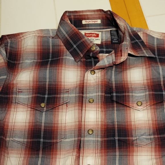 Wrangler western slim flex fit snap button LS size small - Picture 4 of 6